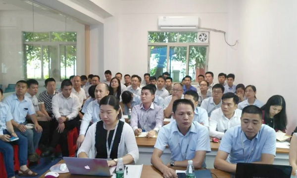 聚焦目的，，，全力以赴——2018年bifa必发年中聚会圆满举行